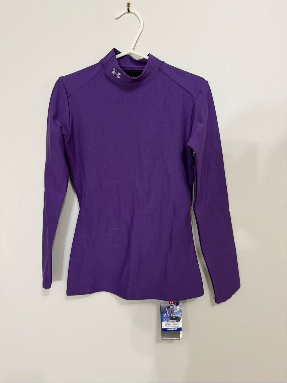 Under Armour Womens ColdGear Compression Base Layer Sz M Fitted Mock Neck Purple